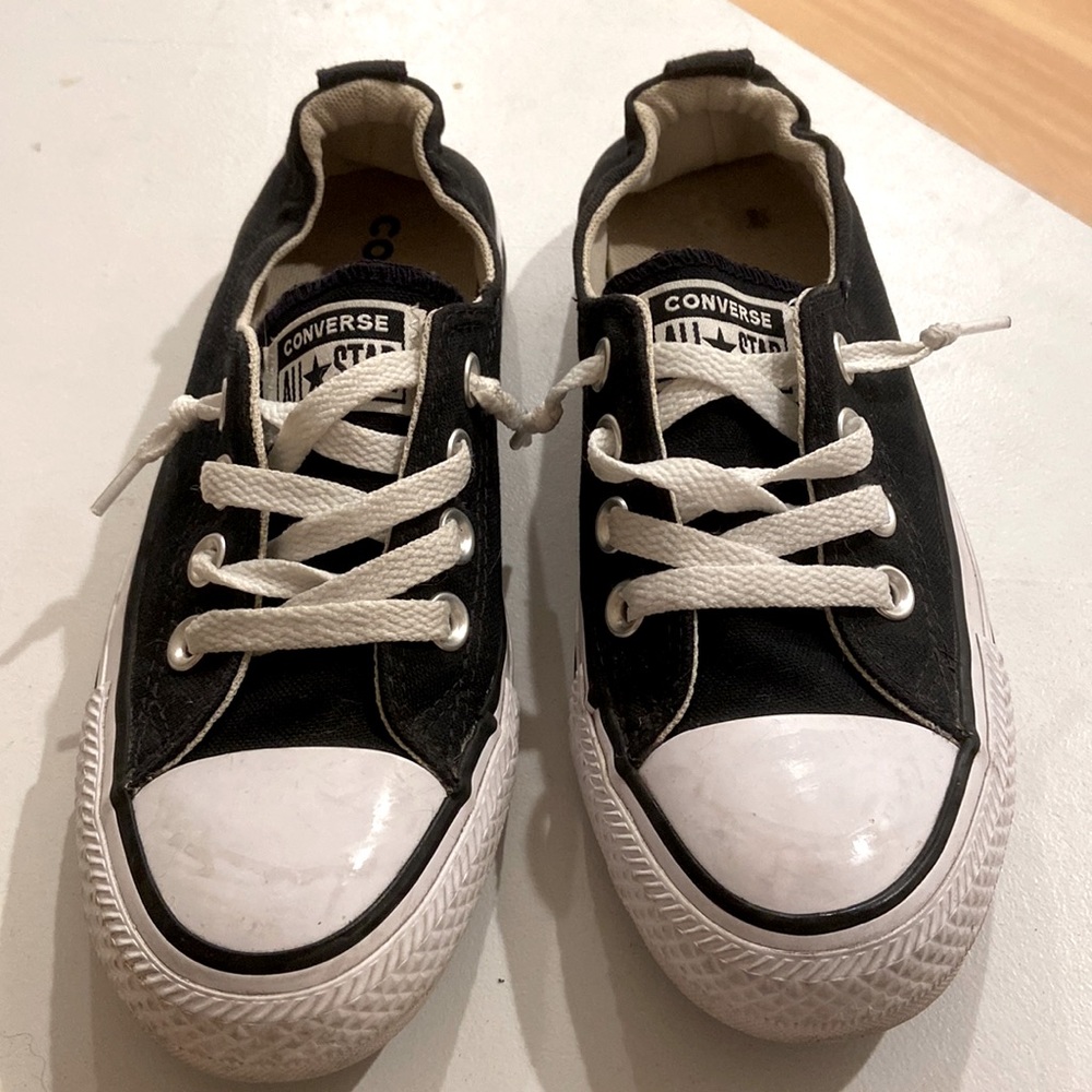 Women’s size 5 converse
